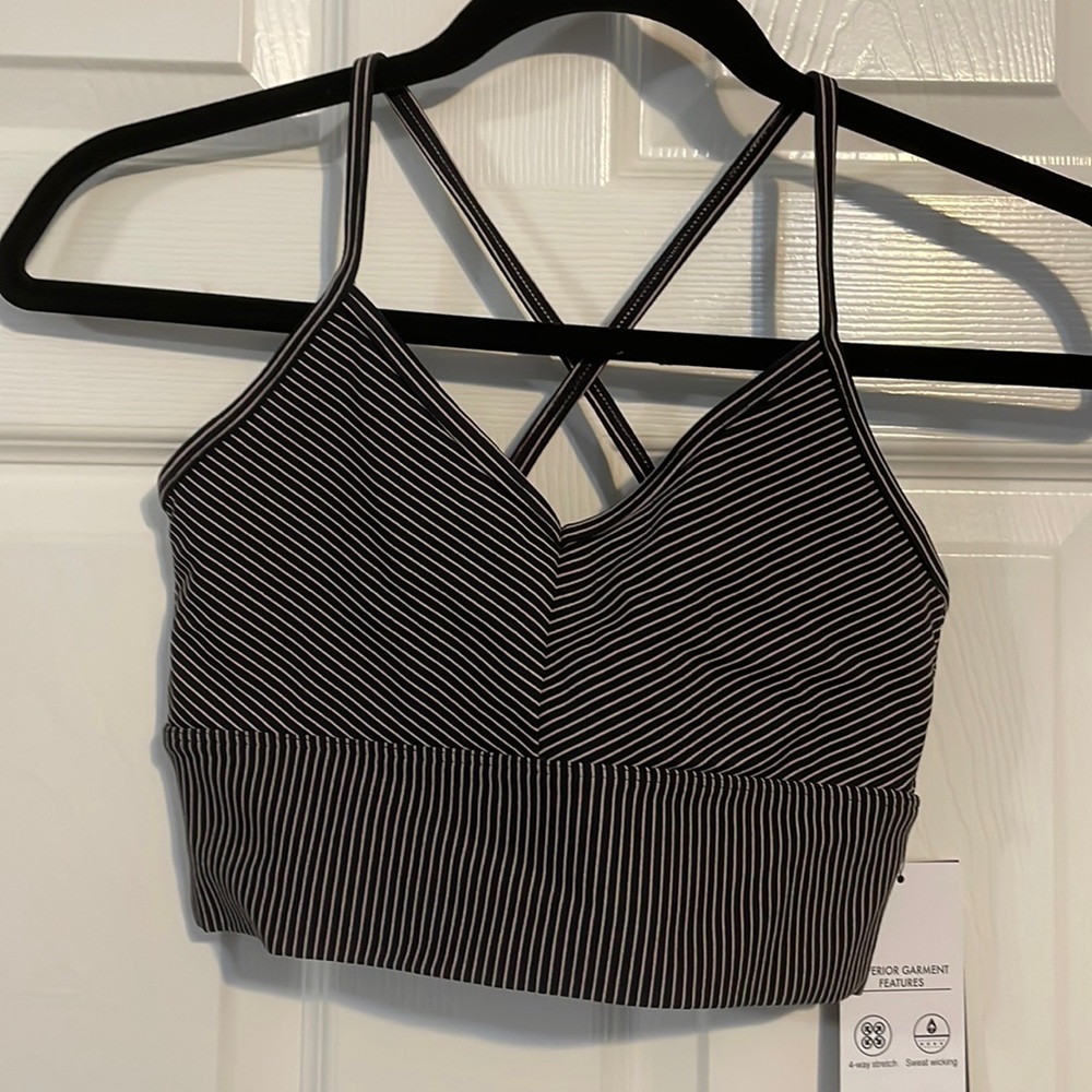 NWT SPORTS BRA